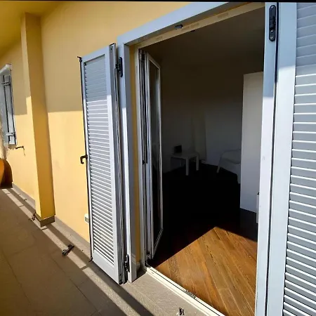 Bright With Balcony Near The Station Апартаменты Милан
